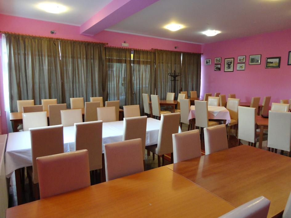 Bed and Breakfast Prenociste "Magnus" Славонски-Брод Экстерьер фото