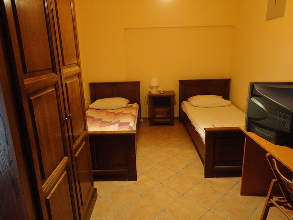 Bed and Breakfast Prenociste "Magnus" Славонски-Брод Экстерьер фото