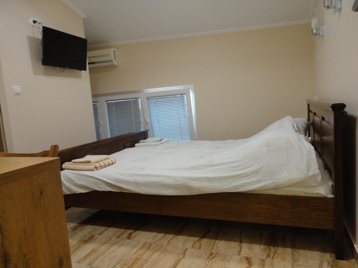 Bed and Breakfast Prenociste "Magnus" Славонски-Брод Экстерьер фото