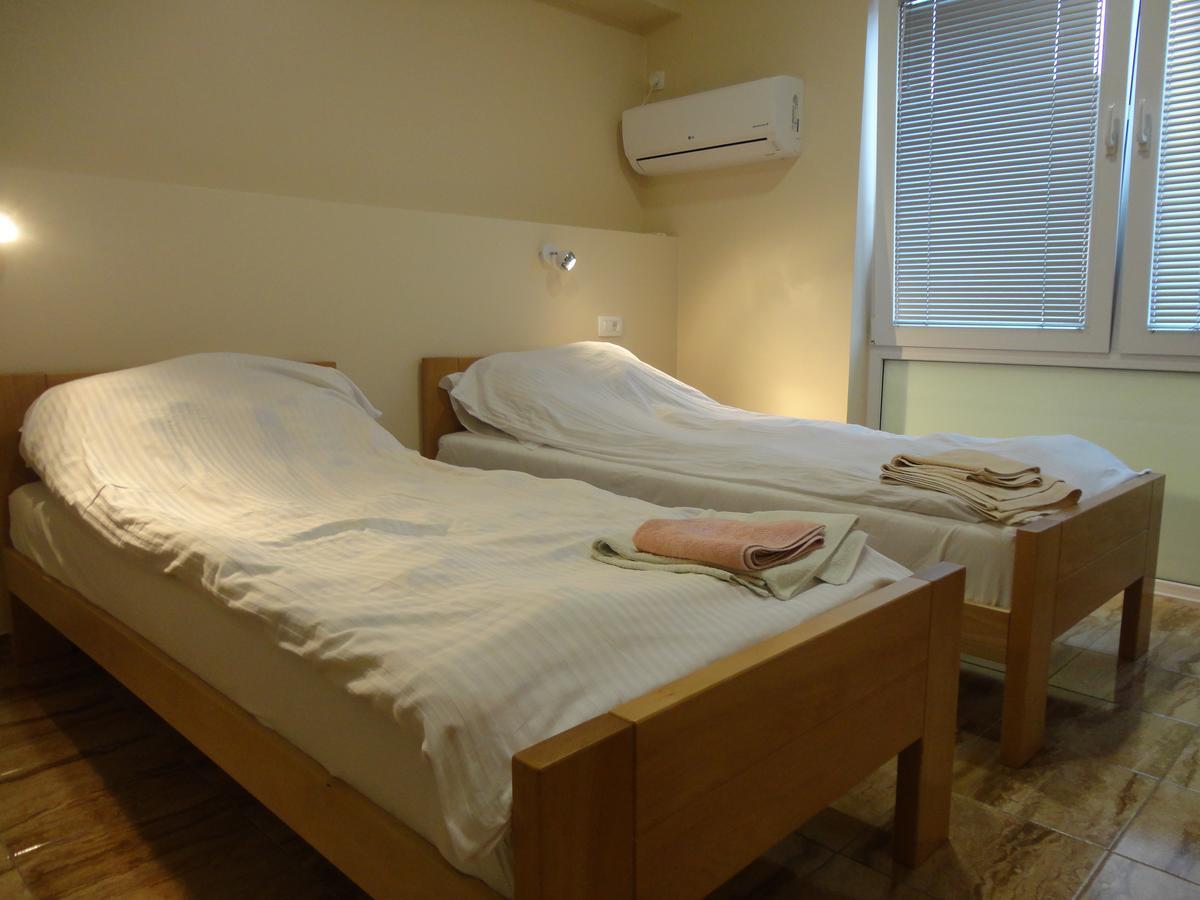 Bed and Breakfast Prenociste "Magnus" Славонски-Брод Экстерьер фото