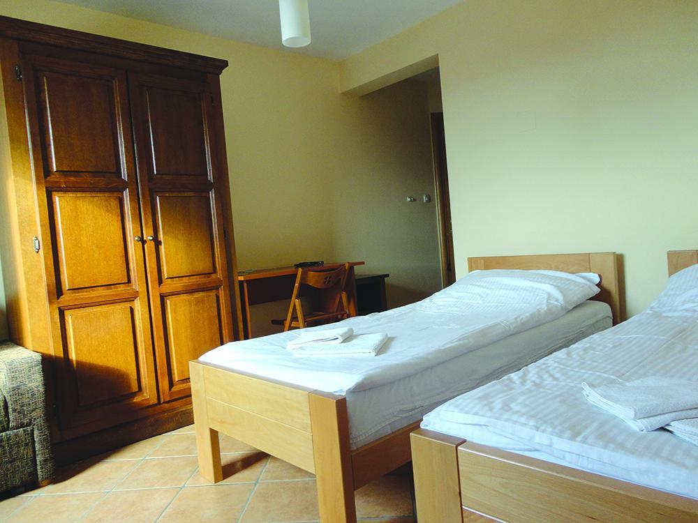 Bed and Breakfast Prenociste "Magnus" Славонски-Брод Экстерьер фото
